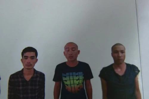 Đòi tiền không được liền thuê người ném chất thải bẩn để dằn mặt