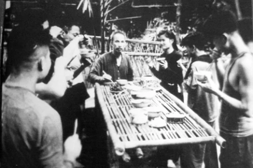 Điều bí mật 60 năm sau mới kể