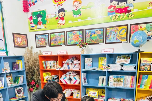 Tặng thư viện Honda đạt chuẩn quốc gia cho các trường Tiểu học