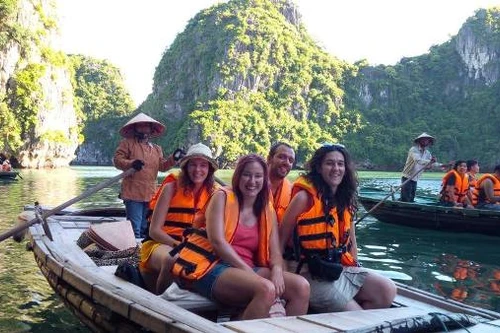 Chủ tịch Quốc hội: Tại sao khách nước ngoài chỉ đến du lịch Việt Nam một lần?