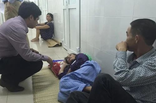  Viện Tim mạch Quốc gia quá tải trầm trọng, bệnh nhân phải nằm cả ở hành lang