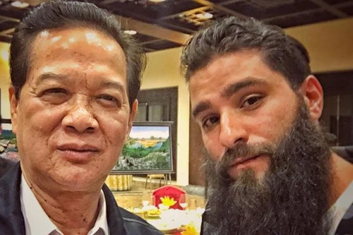 Đạo diễn phim King Kong 2 khoe ảnh chụp với Thủ tướng Nguyễn Tấn Dũng