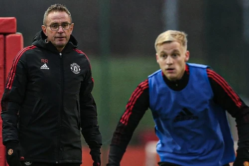 Ralf Rangnick chỉ đạo MU buổi đầu tiên trên sân tập
