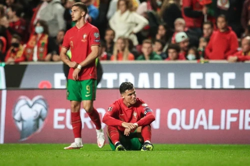 Thua sốc, Bồ Đào Nha của Ronaldo phải tranh vé vớt đi World Cup 2022