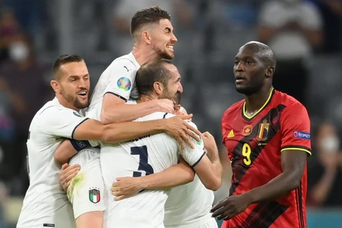 Thắng thuyết phục Bỉ, Italia vào bán kết gặp Tây Ban Nha