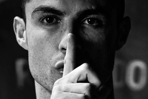 Ronaldo nổi giận khi tên tuổi bị lôi ra 'làm trò đùa'