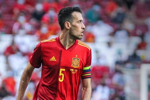 Trụ cột nhiễm Covid-19, tuyển Tây Ban Nha náo loạn trước EURO