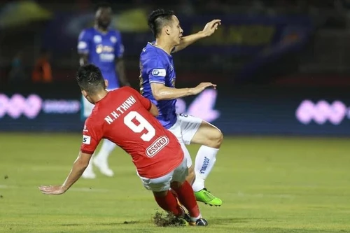 Vào bóng triệt hạ Hùng Dũng, Hoàng Thịnh bị cấm thi đấu hết năm 2021