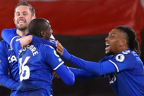 Lộ danh tính ngôi sao Everton bị bắt vì tấn công tình dục trẻ em