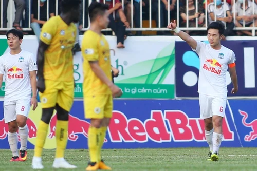 Xuân Trường 'xé lưới' Hà Nội FC, HAGL thắng trận thứ 6 liên tiếp