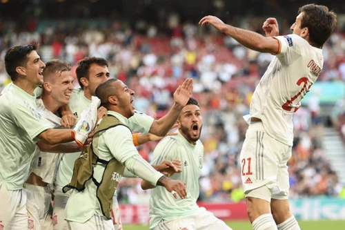 Tây Ban Nha vào tứ kết sau cơn mưa bàn thắng trước Croatia