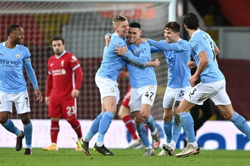 Đè bẹp Liverpool, Man City bỏ xa M.U 5 điểm