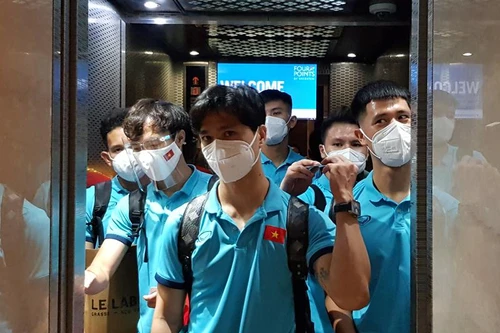 [Video] ĐT Việt Nam được đón tiếp chu đáo tại UAE