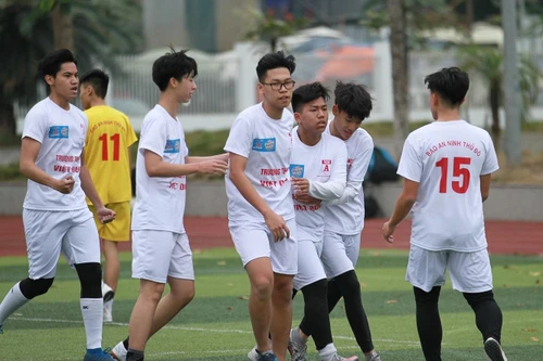 [ẢNH] Loạt trận 14h30 ngày 3-1-2021