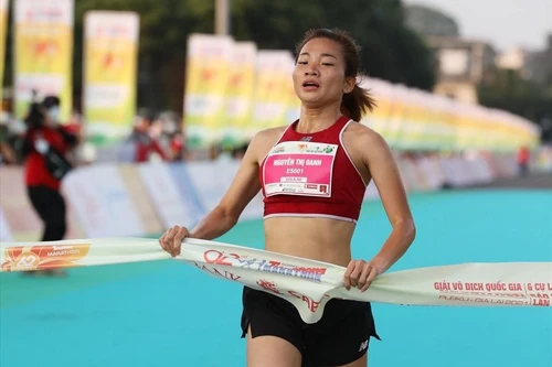 Nguyễn Thị Oanh lần thứ 5 vô địch Tiền Phong Marathon
