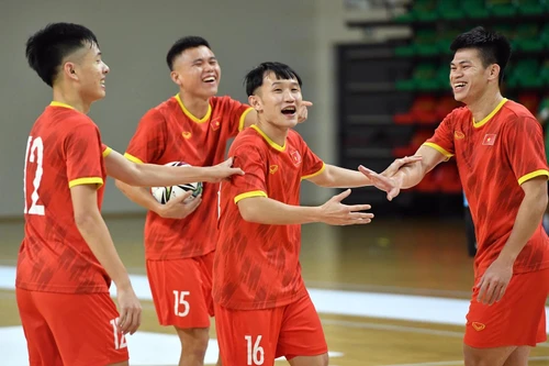 Futsal Việt Nam xốc lại tinh thần, chơi 'tất tay' với Panama 