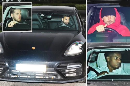 Dàn sao M.U 'mặt như đưa đám' đến sân tập sau thảm bại