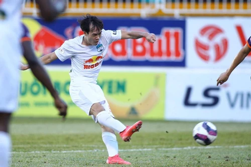 HAGL bị chặn mạch thắng, Hà Nội FC 'giải hạn'