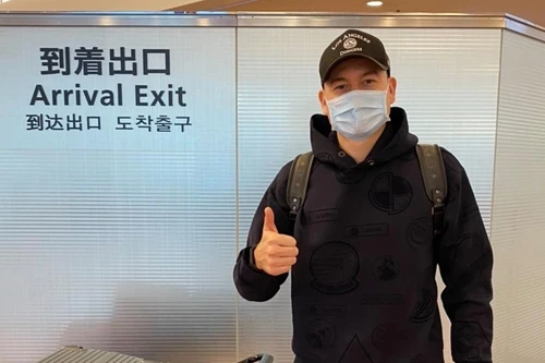 CĐV lo cho Đặng Văn Lâm khi Cerezo Osaka có ca nhiễm Covid-19