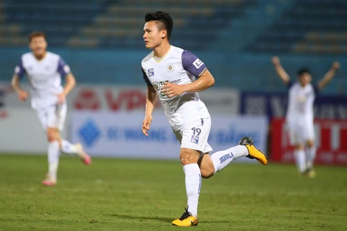 Hà Nội FC bất ngờ thắng dễ "hiện tượng" Than Quảng Ninh