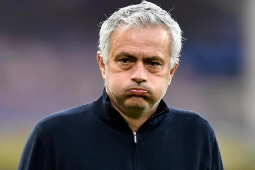 Vì sao HLV Mourinho bị Tottenham sa thải?