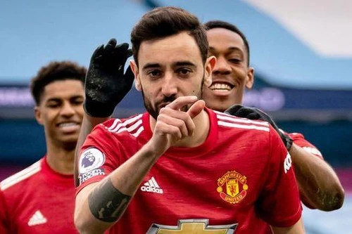 Bruno Fernandes "dọa nạt" Man City sau chiến thắng gây sốc