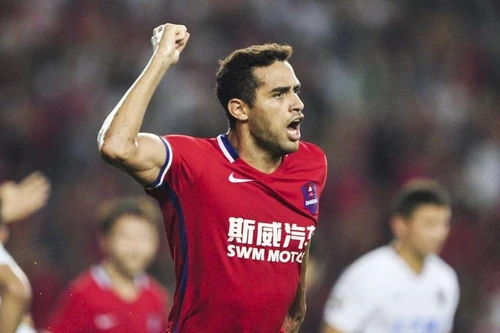 Tuyển Trung Quốc vắng ngoại binh 'khủng' khi đối đầu ĐT Việt Nam