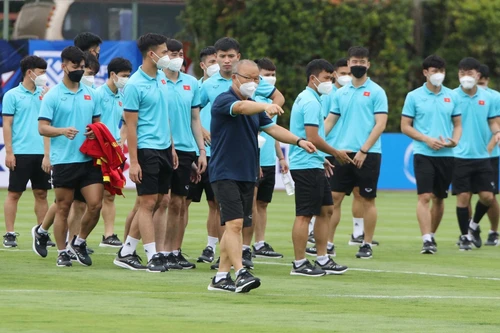 Vì sao ĐT Việt Nam không được tập sân chính trước trận gặp Lào?