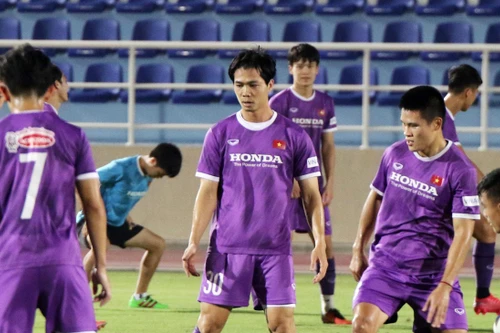 HLV Park thay đổi, chọn Công Phượng đá chính trước Oman?