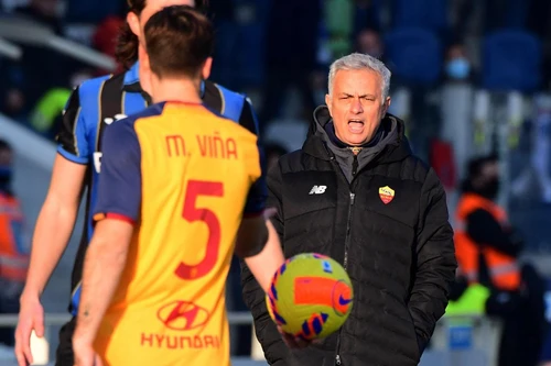 AS Roma của Mourinho đè bẹp đối thủ dù kiểm soát bóng 29%