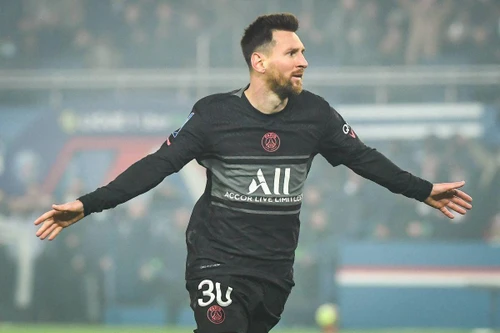 Lionel Messi ghi bàn đầu tiên ở Ligue 1