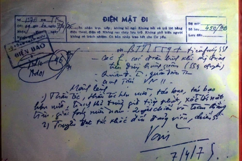 Bức điện mật và bức thư viết bằng máu xin vào chiến trường miền Nam