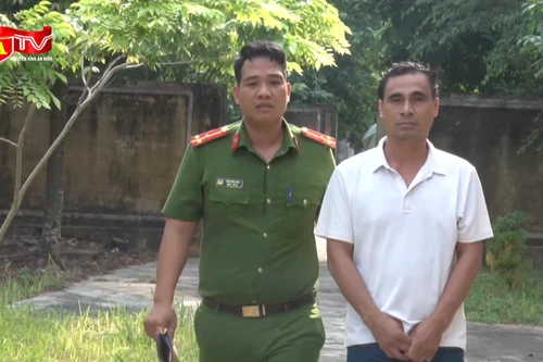 Lãi suất gần 110%/năm, nữ giám đốc cắn răng vay "tín dụng đen"