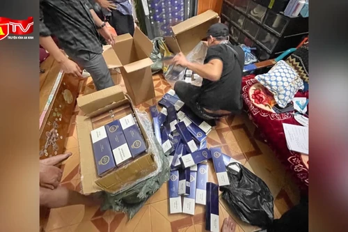 Đột kích kho hàng cất giấu gần 19.000 bao thuốc lá điếu nhập lậu