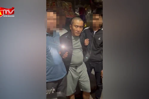 "Sở hữu" 5 tiền án tiếp tục tàng trữ ma tuý và súng quân dụng 