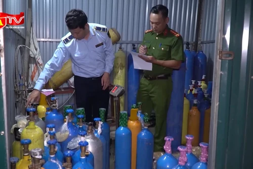 Muôn cách lén lút kinh doanh, mua bán "khí cười" trái phép