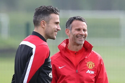 Van Persie đã trở lại tập luyện