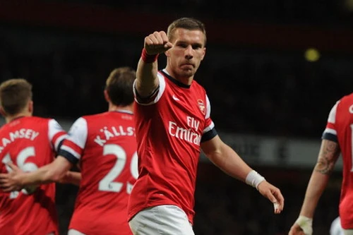 Arsenal 3-1 West Ham: Podolski đưa Pháo Thủ trở lại top 4