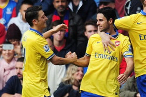 Arteta: Arsenal đã rất nhớ Ozil