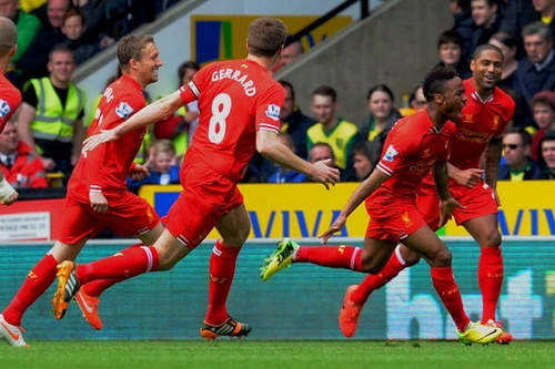 Sterling đưa Liverpool tiến đến sát ngôi vương