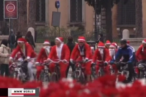Hàng trăm "ông già Noel" đạp xe quyên góp tiền cho trẻ em