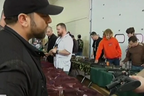 Tổng thống Mỹ ủng hộ luật kiểm soát súng đạn