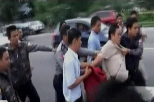 Myanmar: 2 nhà hoạt động xã hội bị bắt giữ