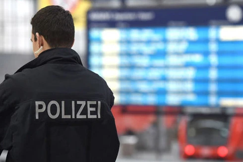 Đức sơ tán một ga tàu do dọa đánh bom