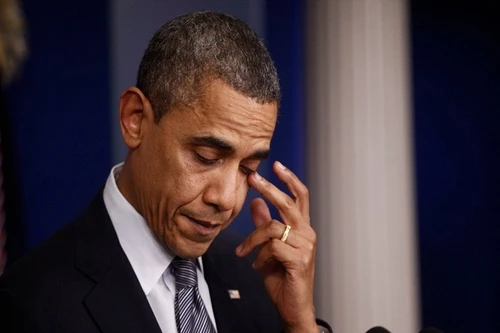 Tổng thống Obama đến bất ngờ bệnh viện vì đau họng