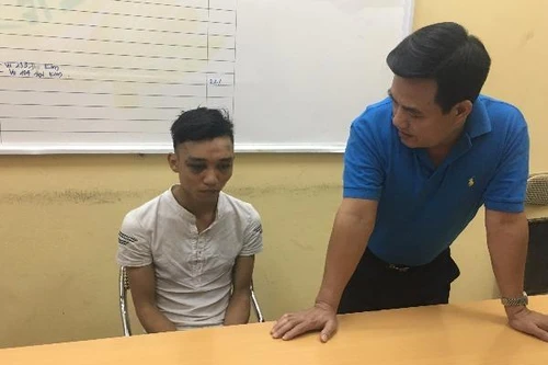 Phút hối hận của tên cướp đâm cổ chủ cửa hàng tạp hóa