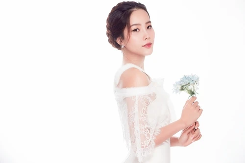 Hoa Khôi Nam Em xinh đẹp, dịu dàng trong bộ ảnh mới 