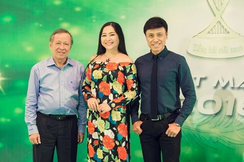 Danh ca Tuấn Ngọc lần đầu tiên ngồi ghế "nóng" giám khảo