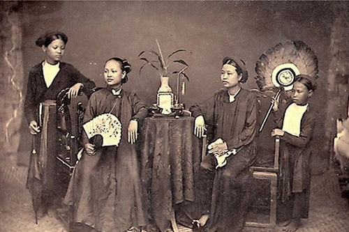 Thợ may ở phố cũ