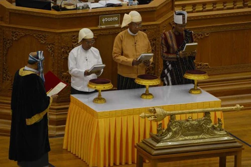 Tân Tổng thống Myanmar tuyên thệ nhậm chức